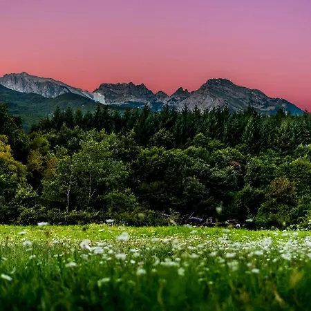 Дом отдыха Cozy House In + Large Garden *