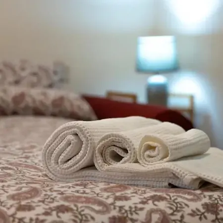 Cozy House In + Large Garden * Кастельнуово-ди-Гарфаньяна