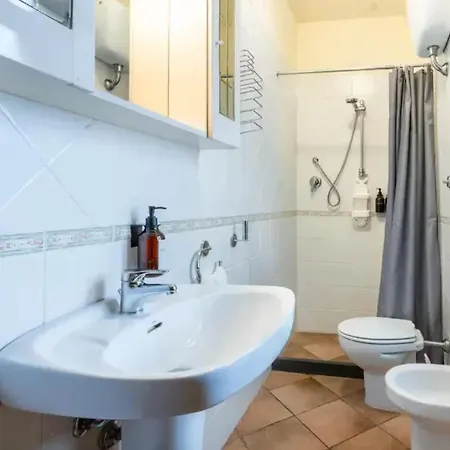 Дом отдыха Cozy House In + Large Garden