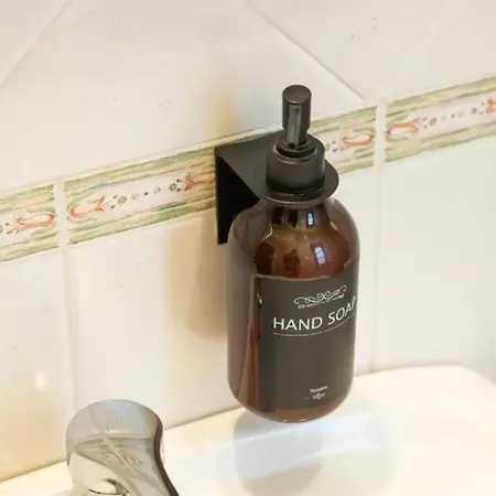 Cozy House In + Large Garden Дом отдыха *