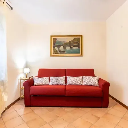Cozy House In + Large Garden *