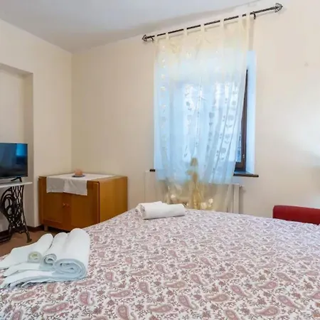 Cozy House In + Large Garden Кастельнуово-ди-Гарфаньяна