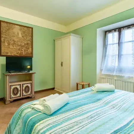 Cozy House In + Large Garden * Кастельнуово-ди-Гарфаньяна