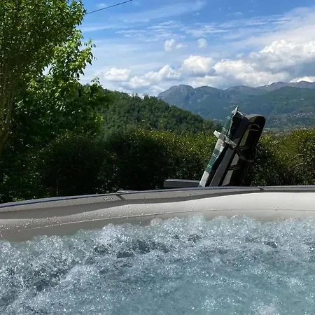 Cozy House In + Large Garden